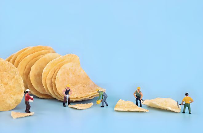 局分散 万亿休闲零食行业千帆待发人生就是博-尊龙凯时渠道崛起格(图1)