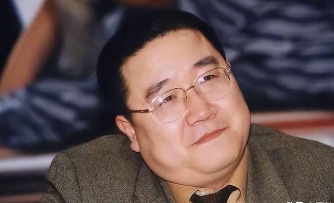 子都姓宋和巴图关系疏远专心培养英如镝尊龙凯时新版APP65岁英达现状俩孙(图16)