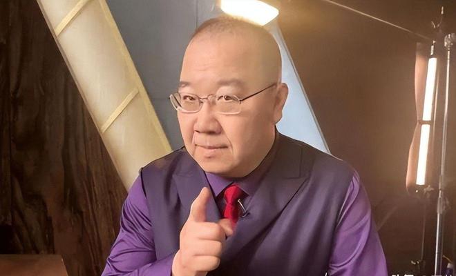 子都姓宋和巴图关系疏远专心培养英如镝尊龙凯时新版APP65岁英达现状俩孙(图4)