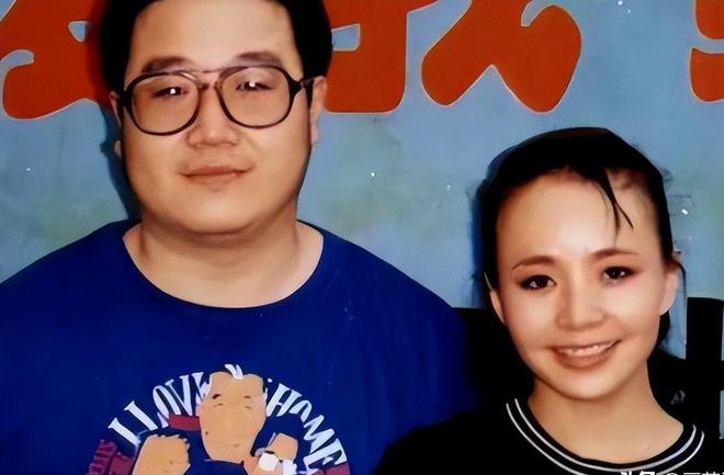 子都姓宋和巴图关系疏远专心培养英如镝尊龙凯时新版APP65岁英达现状俩孙(图20)