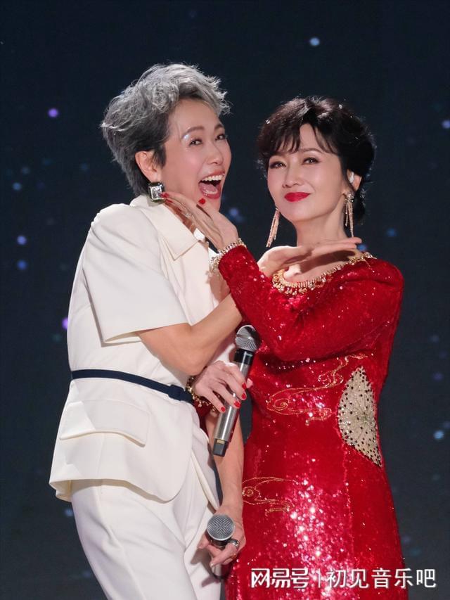 许仙30年后撒糖竟藏惊天秘密z6尊龙网站神仙售后！白娘子(图2)